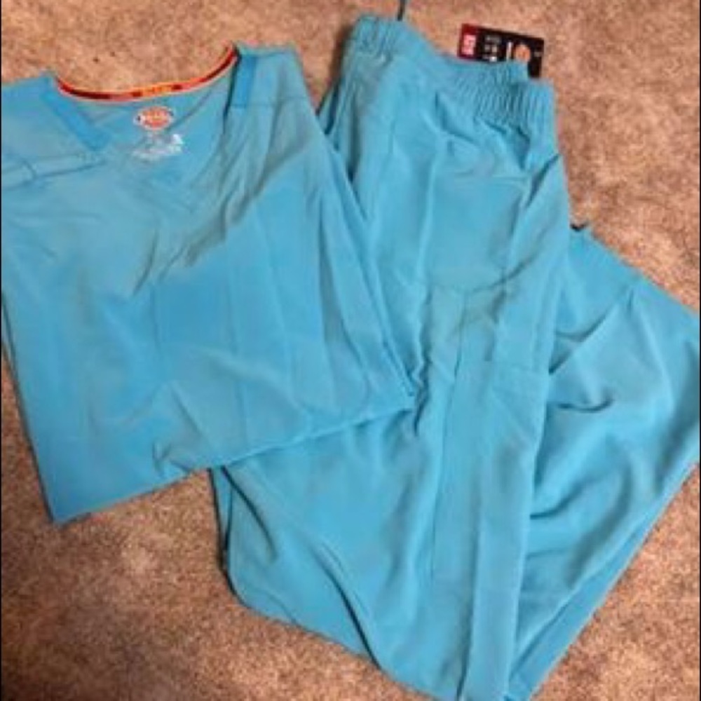 Women’s Scrubs
